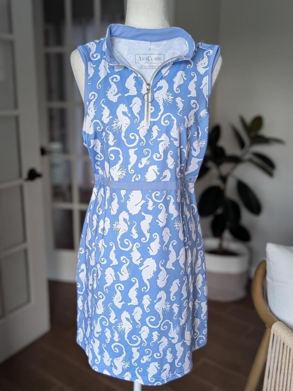 AnaClare Active Light Blue Sleeveless Seahorse Print Dress Small